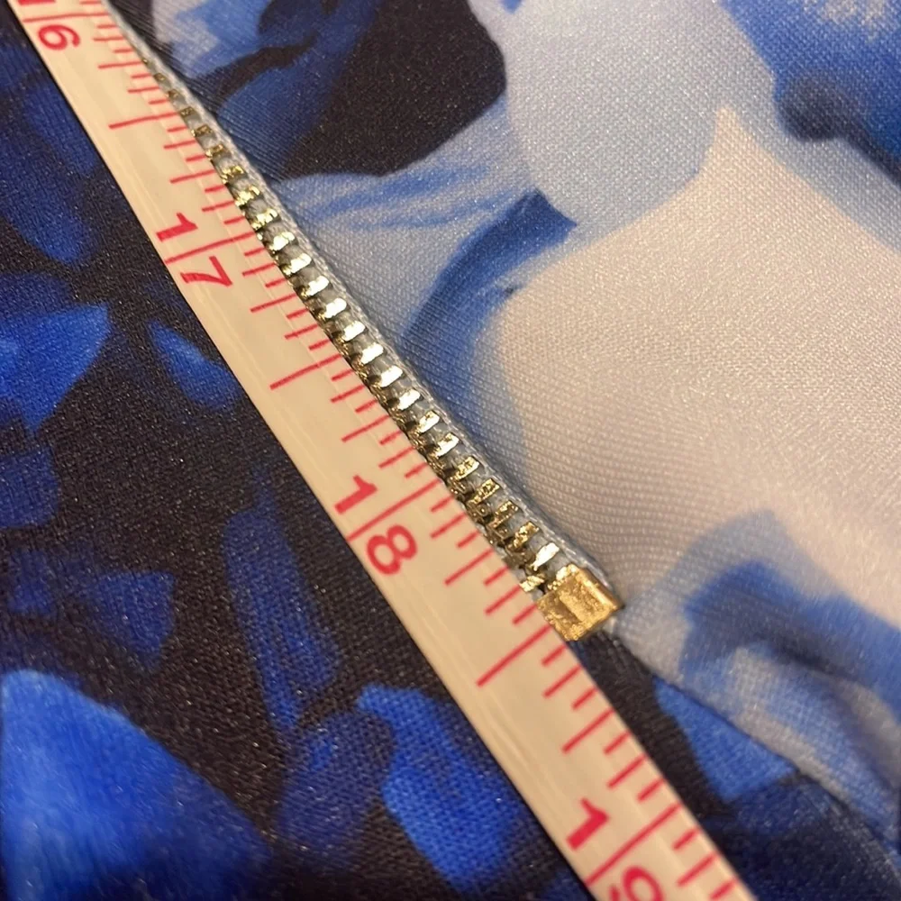 T. Tahari Sleeveless Blue & White Floral Zippered Back NWT Size 4 - Picture 12 of 16